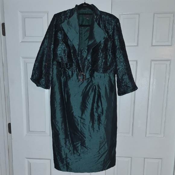 Dress Barn Dresses & Skirts - Dress Barn Elegant Green Dress with Jacket